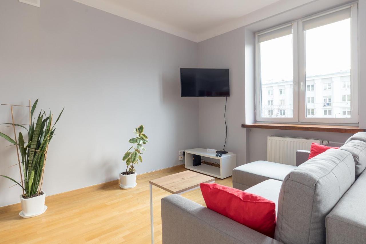 وارسو Metro Raclawicka Red Apartment المظهر الخارجي الصورة
