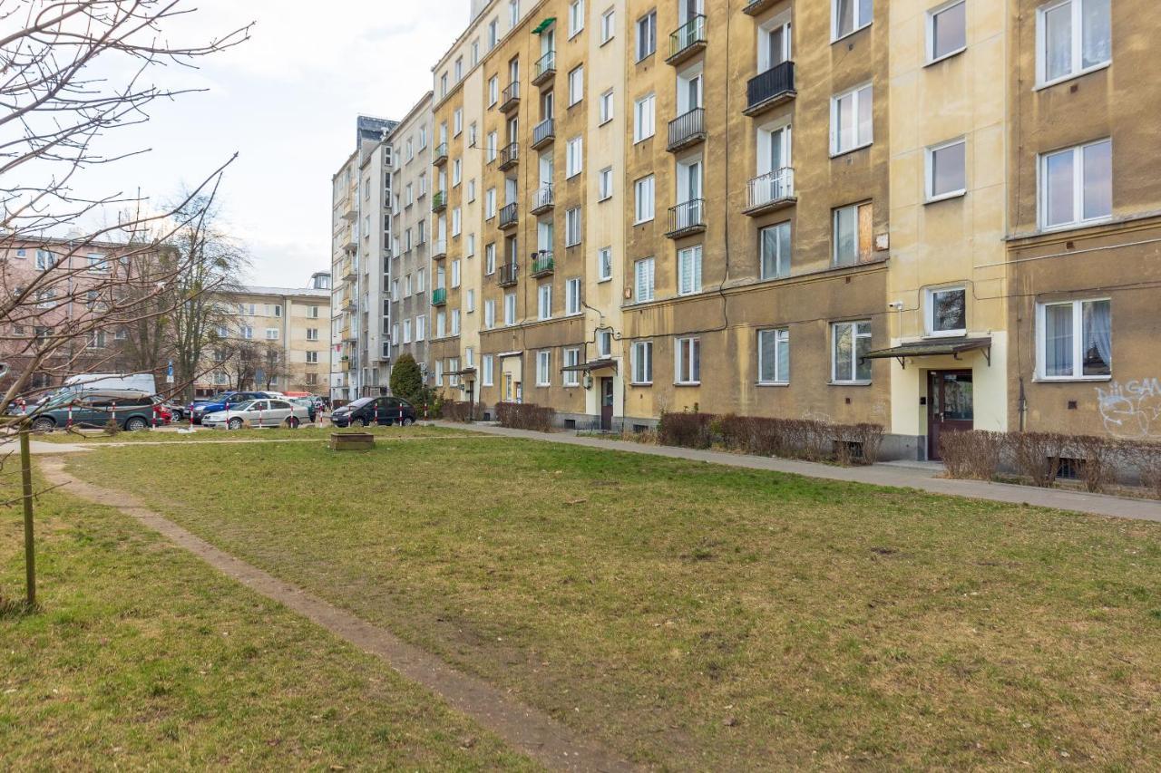 وارسو Metro Raclawicka Red Apartment المظهر الخارجي الصورة