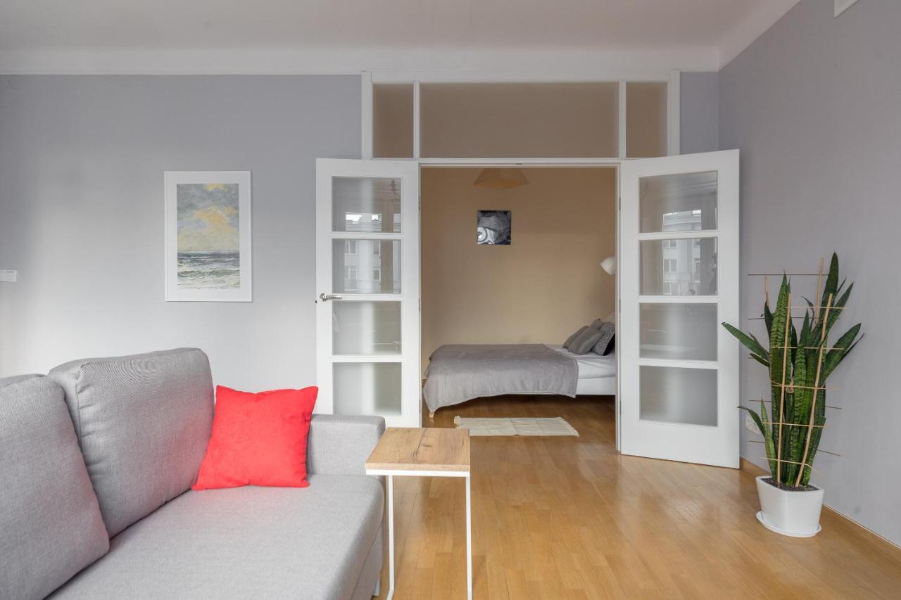 وارسو Metro Raclawicka Red Apartment المظهر الخارجي الصورة