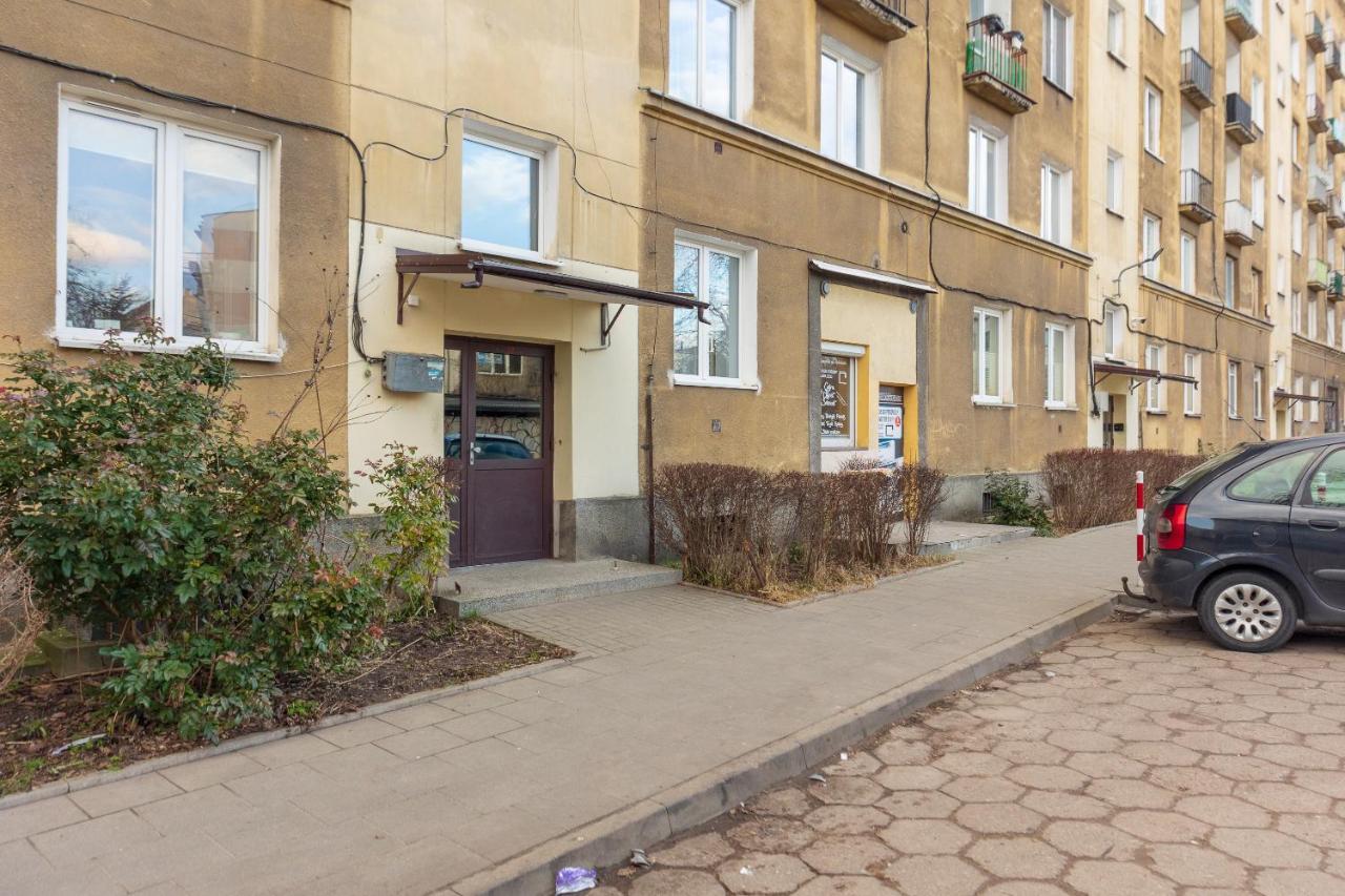 وارسو Metro Raclawicka Red Apartment المظهر الخارجي الصورة