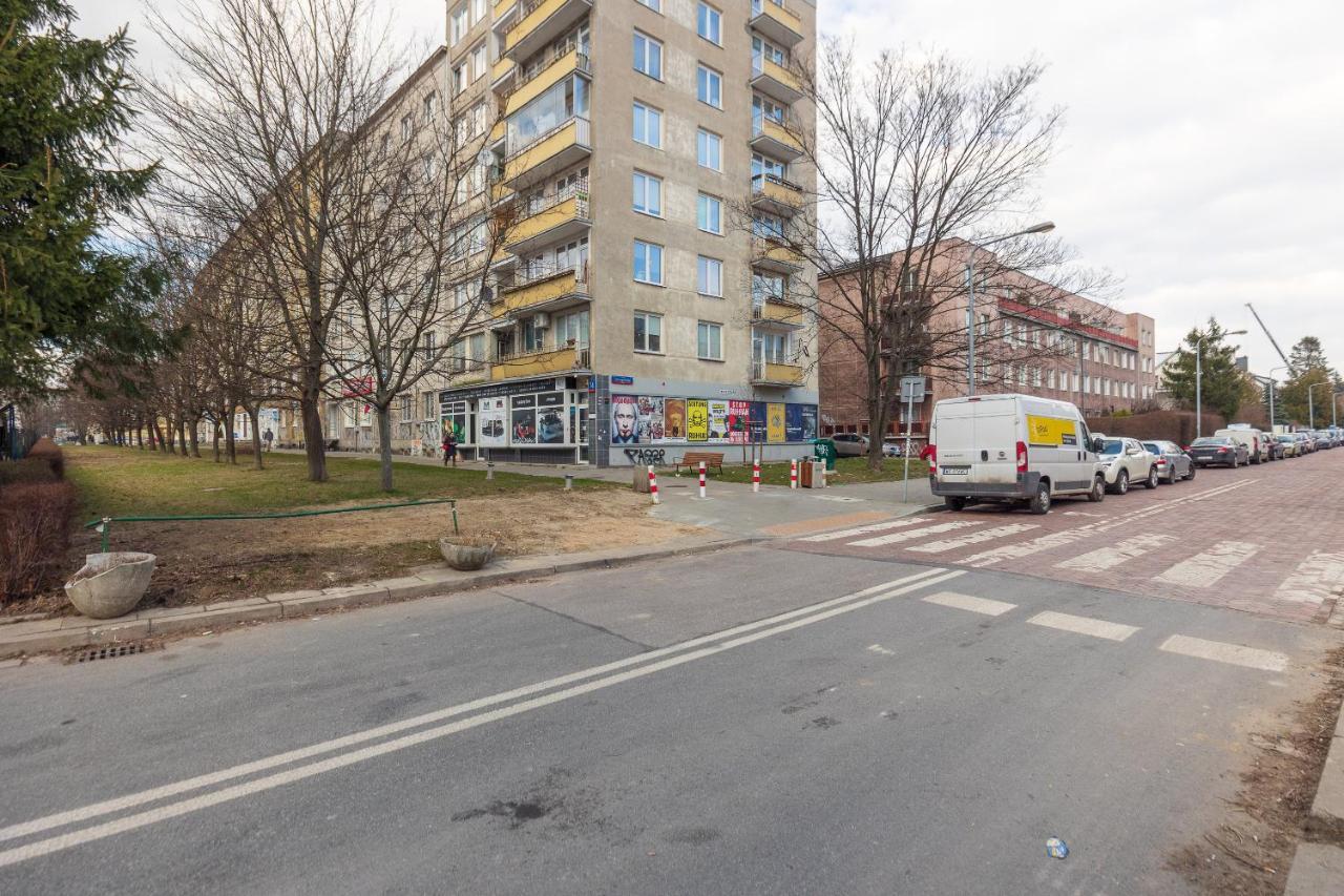 وارسو Metro Raclawicka Red Apartment المظهر الخارجي الصورة